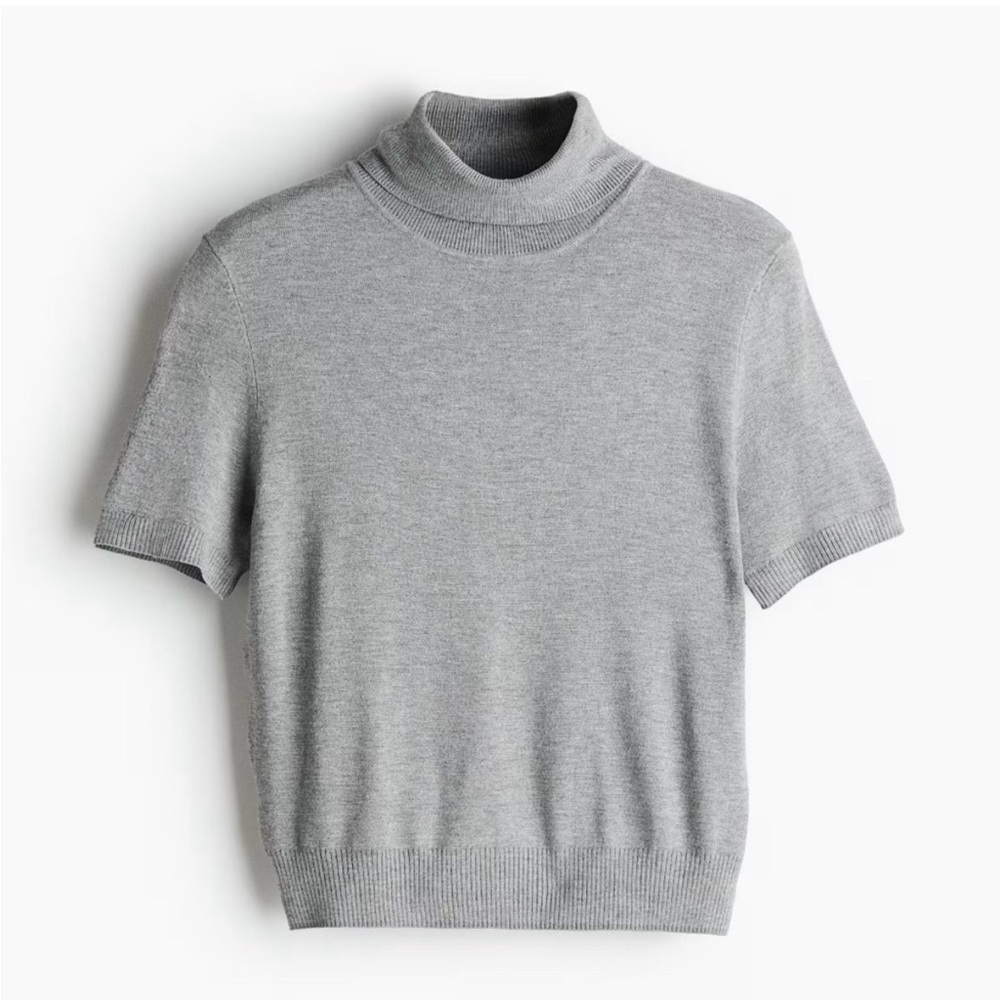 H&M Light Gray Turtleneck Sweater